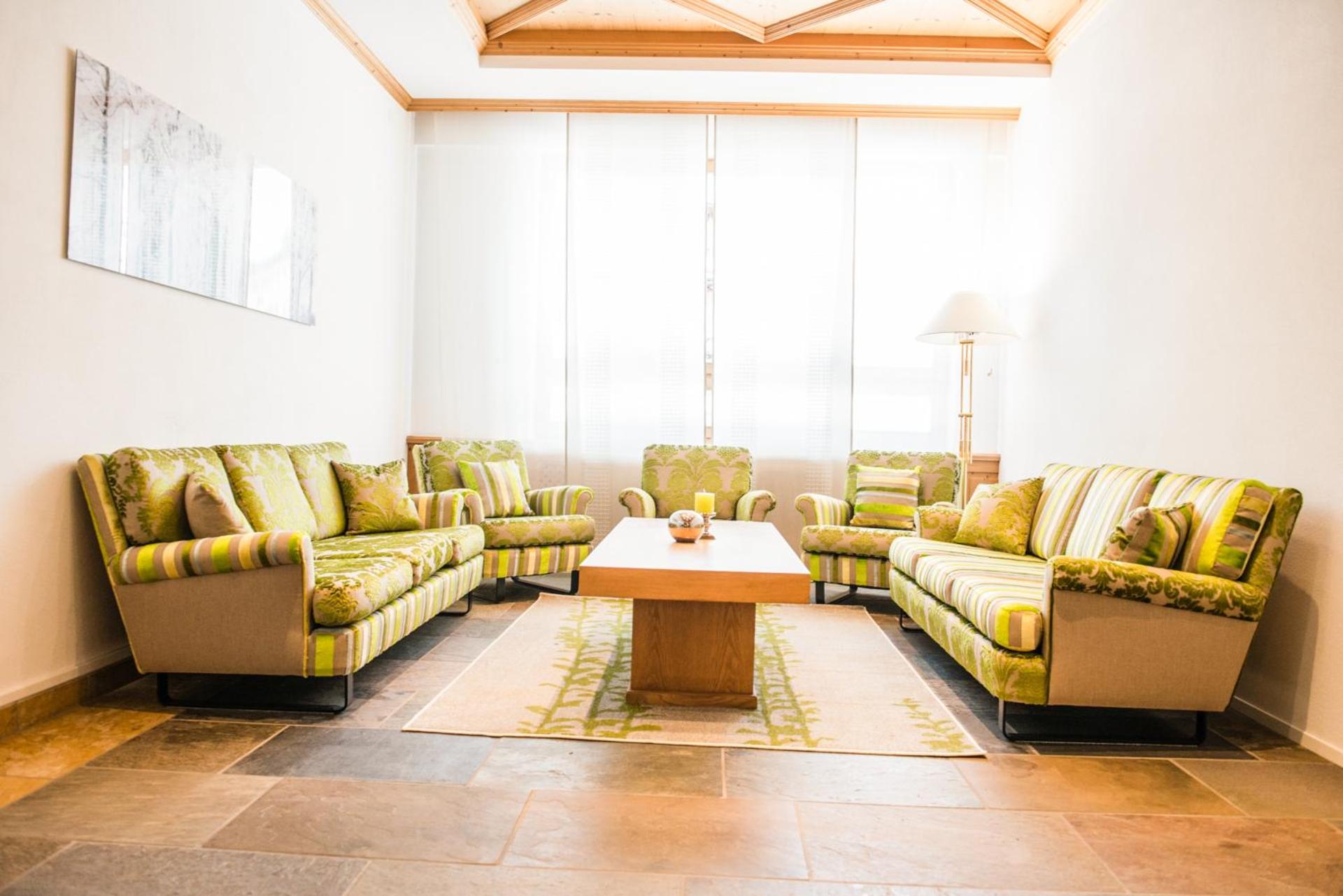 Communal lounge/ TV room