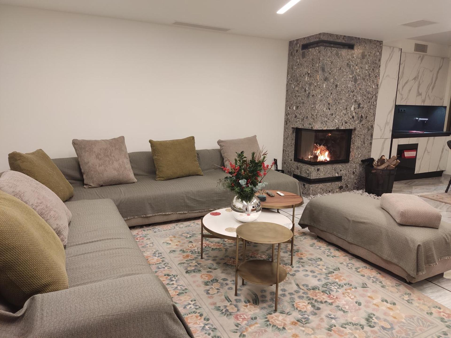 Sandy's Superior Suite