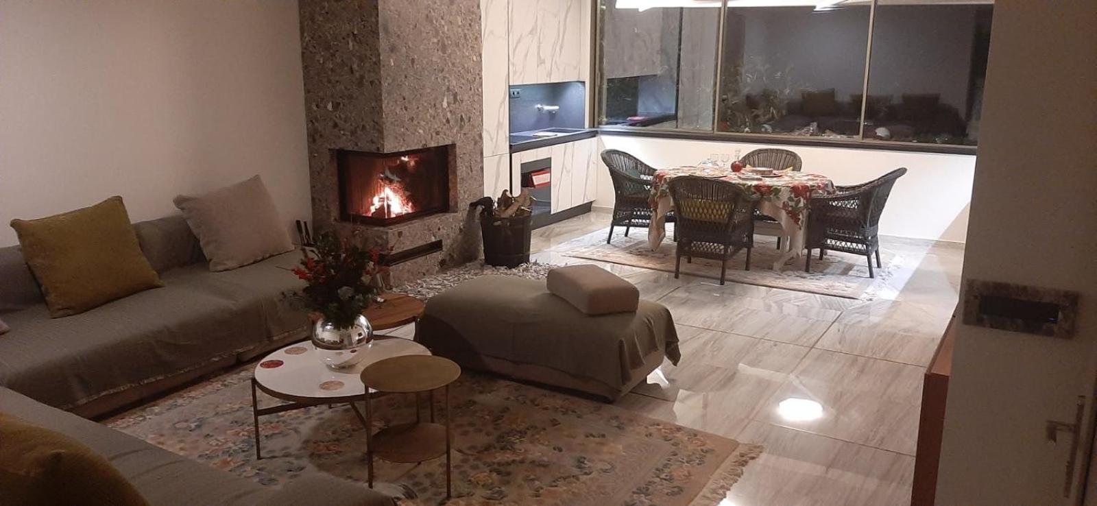 Sandy's Superior Suite