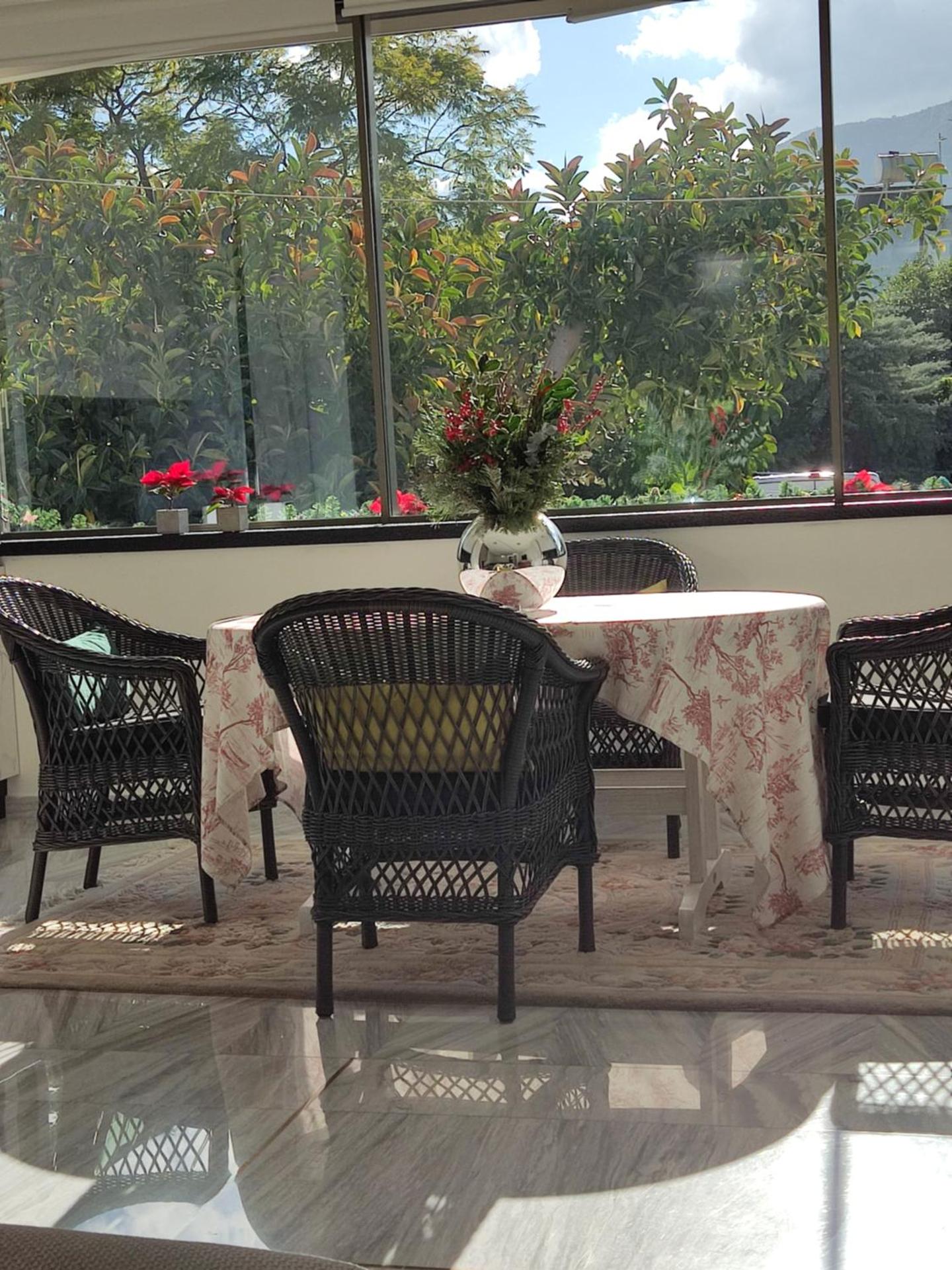 Sandy's Superior Suite