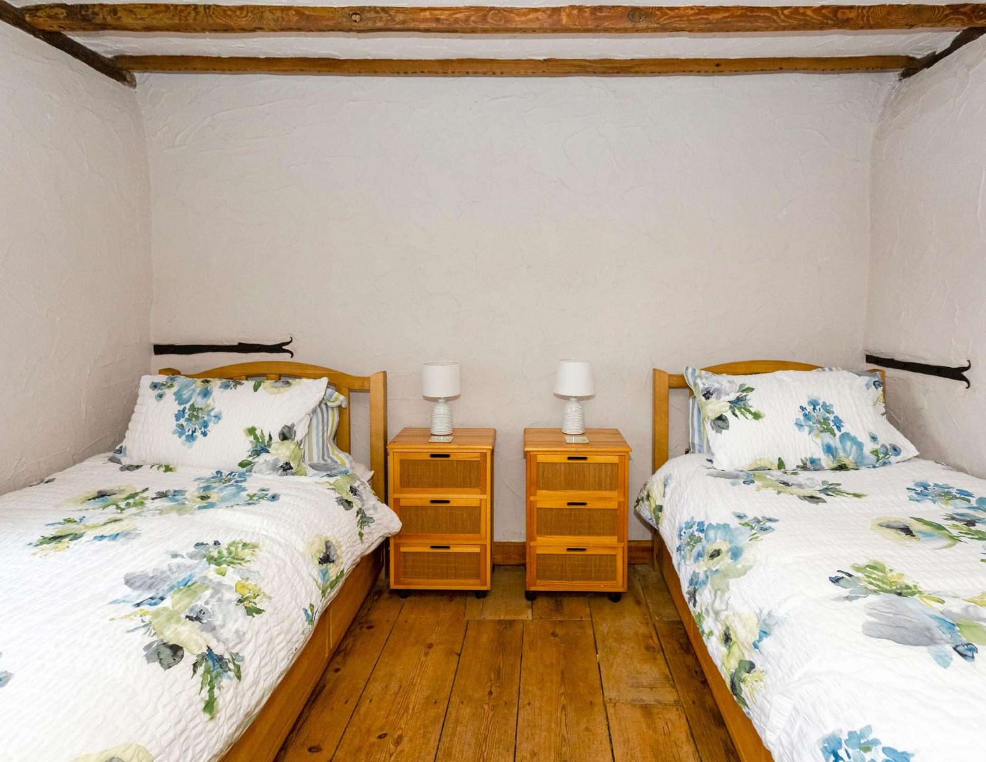 Bay Cottage in Broadstairs - Exclusive unmissable deals! Book now before it's too late!