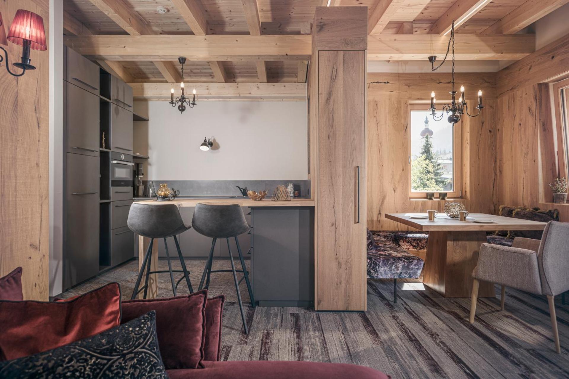 Appartement Zillertal Klee mit Restaurant KleemenTine