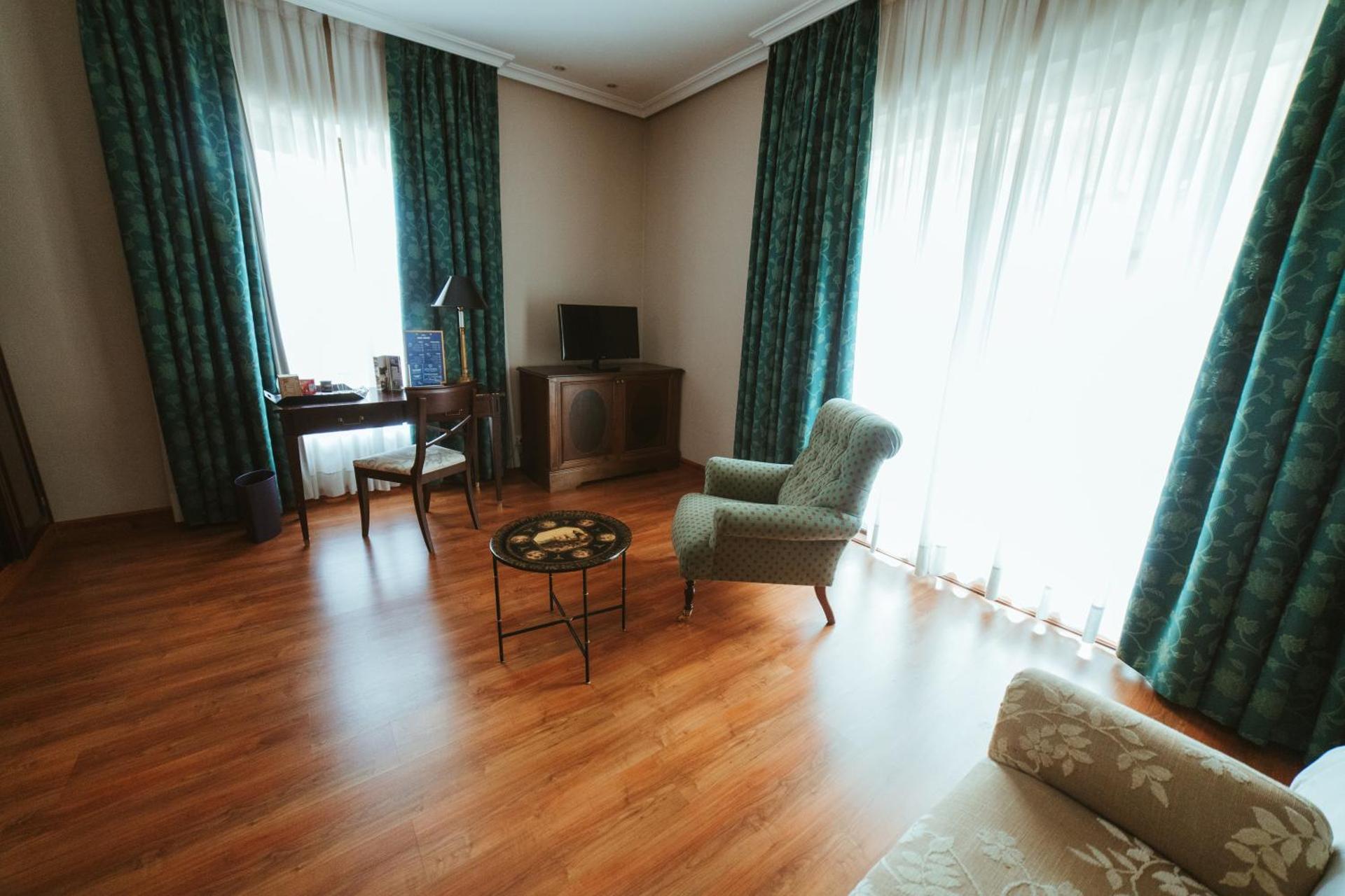 Photo of the whole room