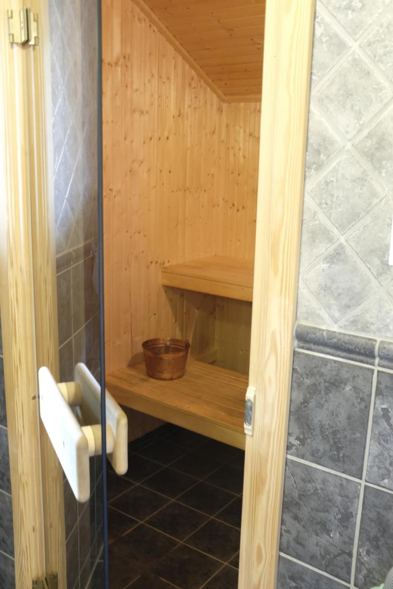 Fjällstuga i avskildhet med elbilsladdare