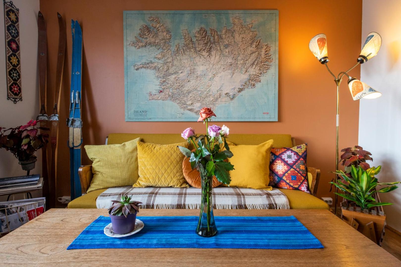 Communal lounge/ TV room