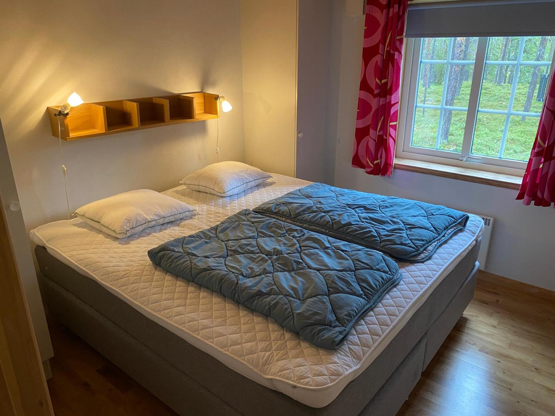 Fjällstuga i avskildhet med elbilsladdare