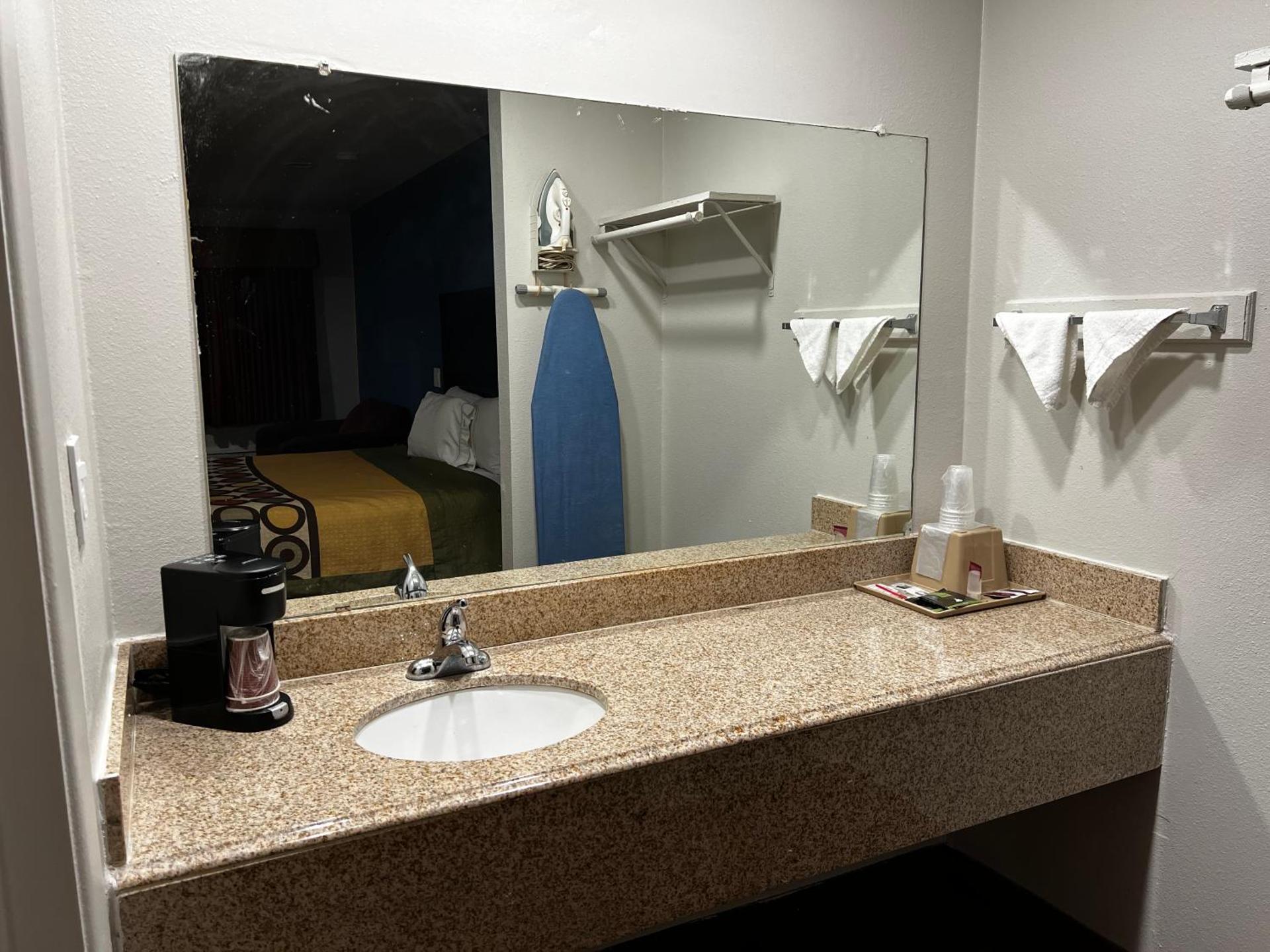 Coffee/tea facilities