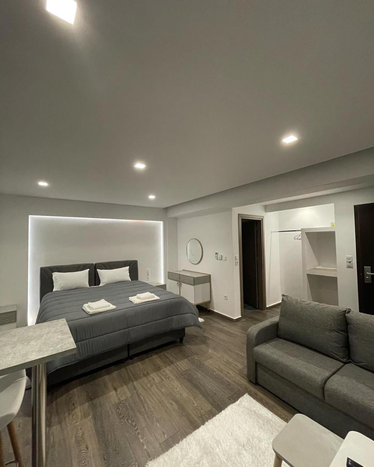 Varvitsiotis Studios