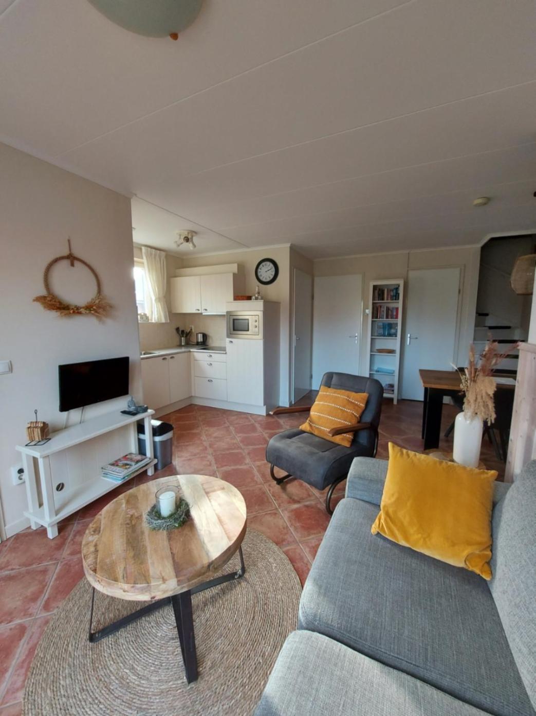 Communal lounge/ TV room