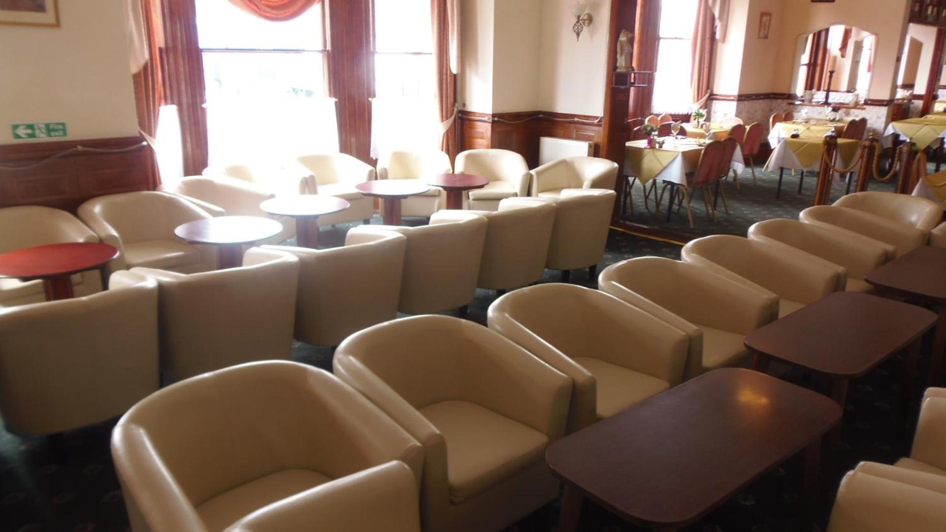 Communal lounge/ TV room