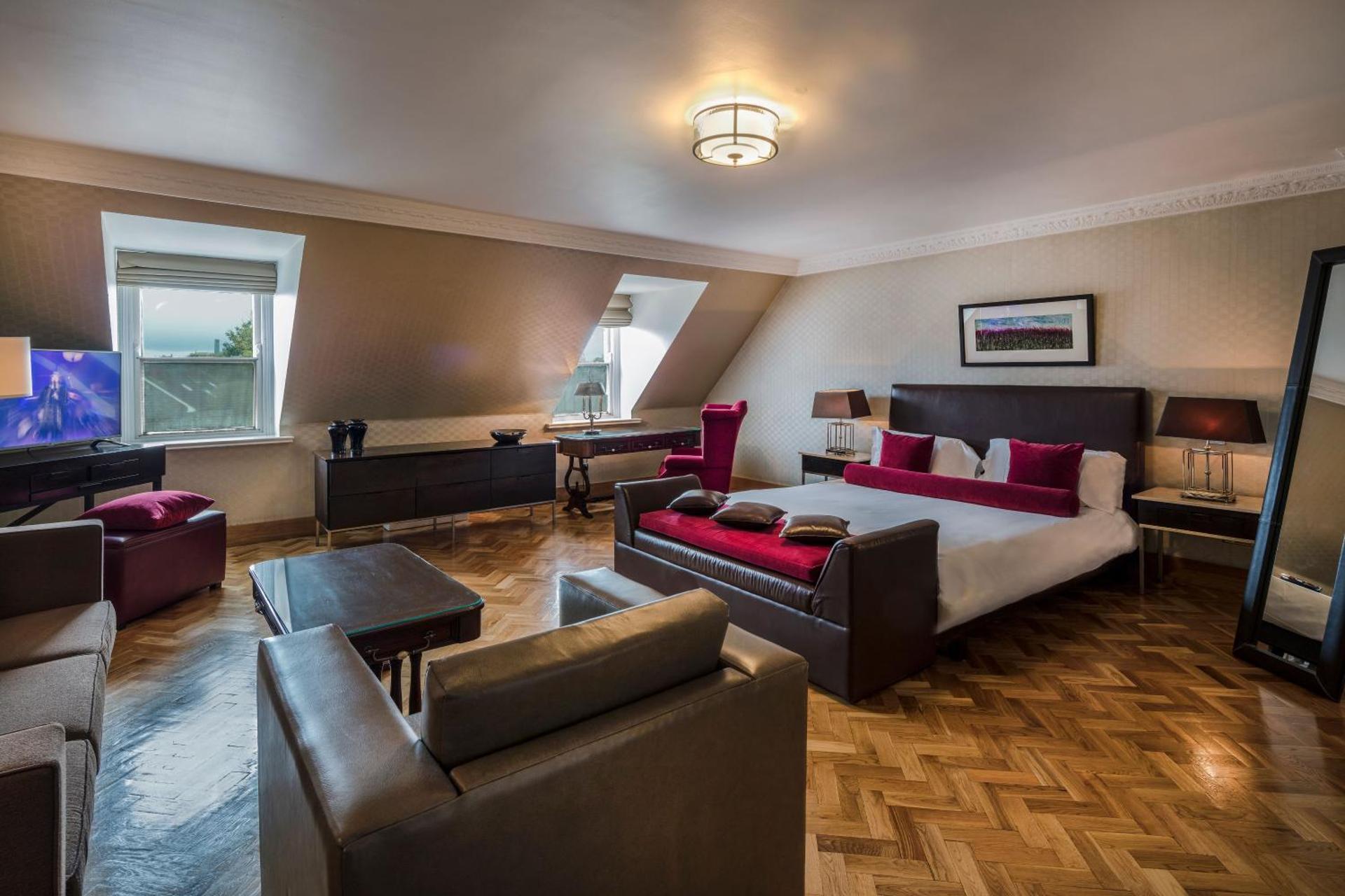 Photo of the whole room