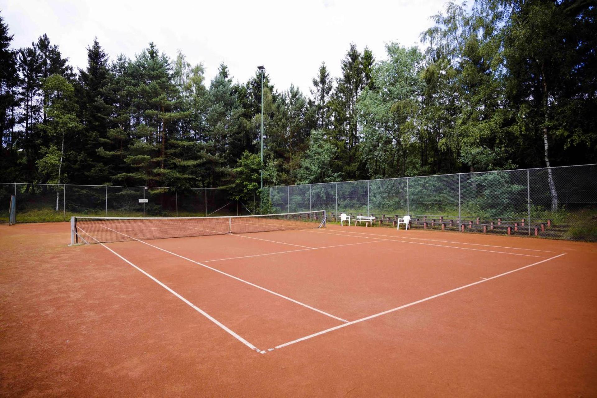 Tennis court