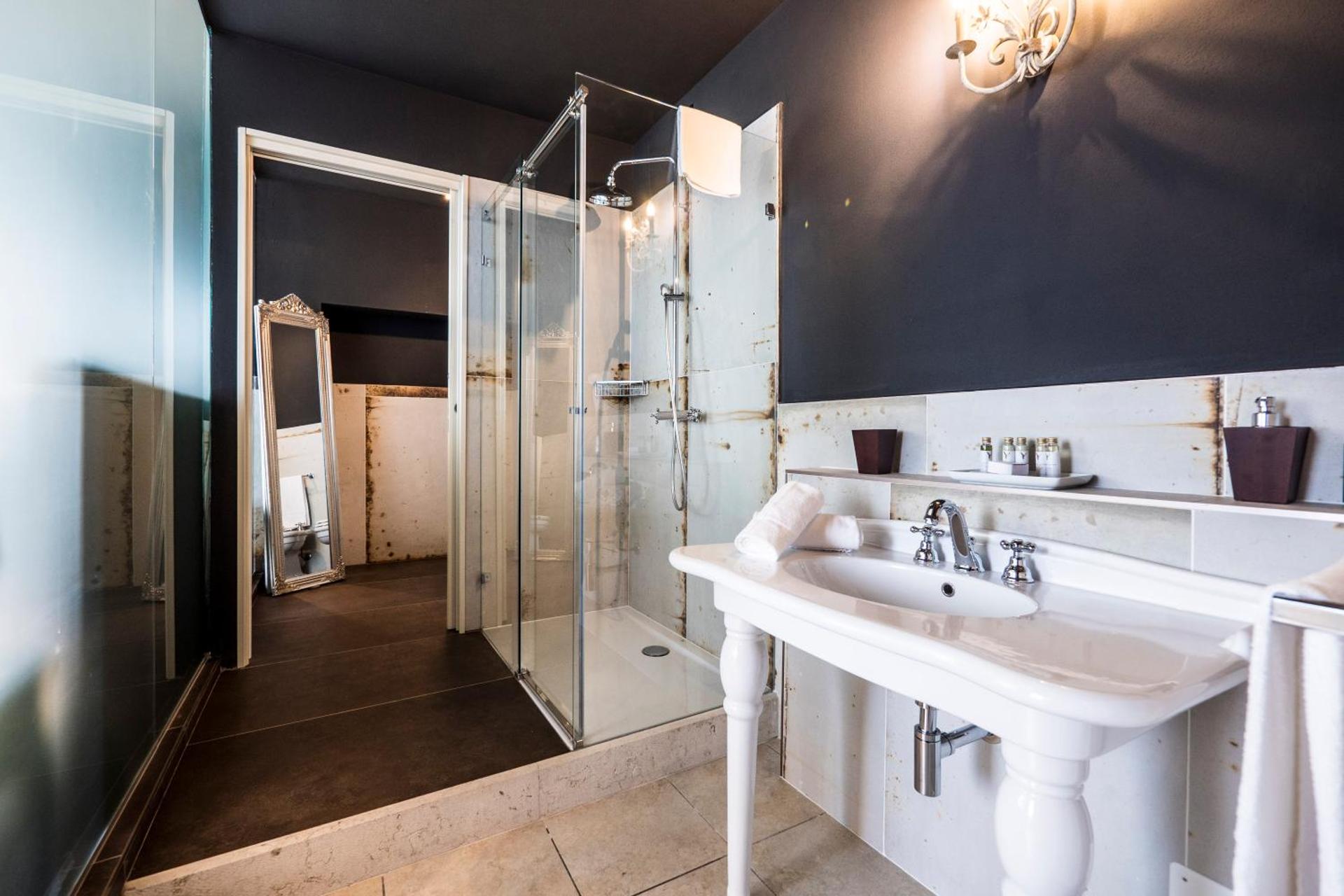 Apartment with Lake View - Separate Building