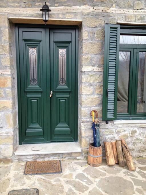 Δάφνη 1933, Λιθόχτιστο Αρχοντικό στο Βουνό