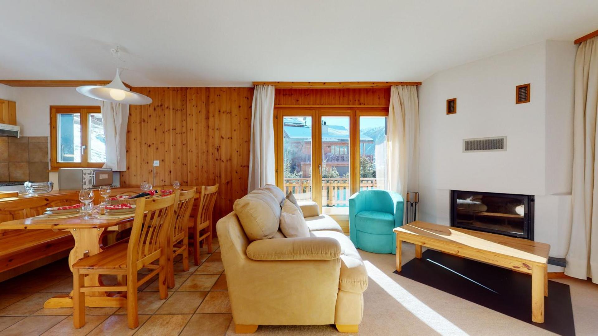 Communal lounge/ TV room