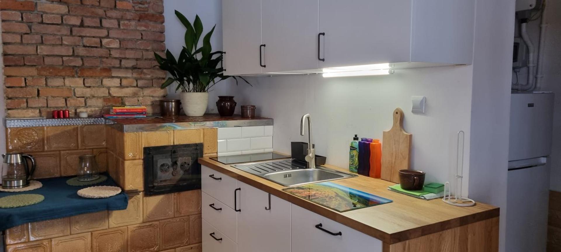 Kitchen or kitchenette