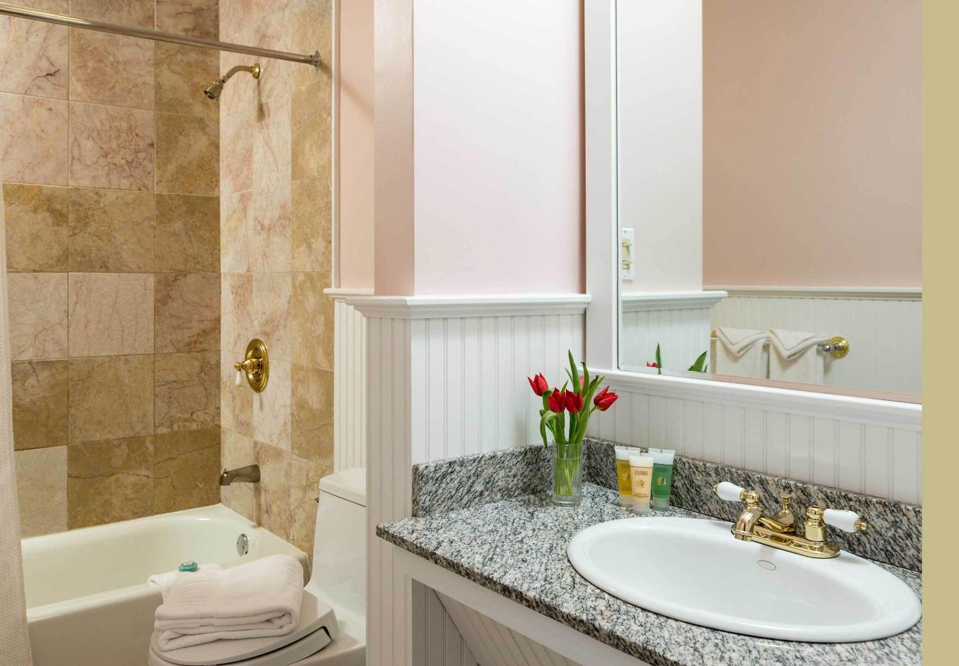 Queen Room with Two Queen Beds and Partial Harbor View