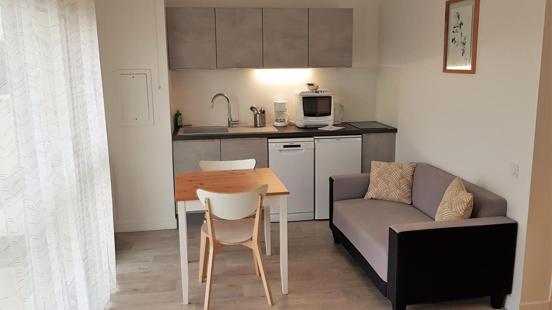 Kitchen or kitchenette