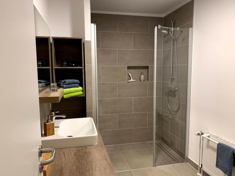 Deluxe Double Room (2 Adults + 1 Child)