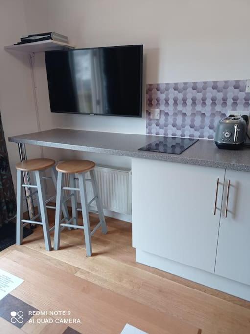 Avalon Studio. Comfy well equipped cosy studio.