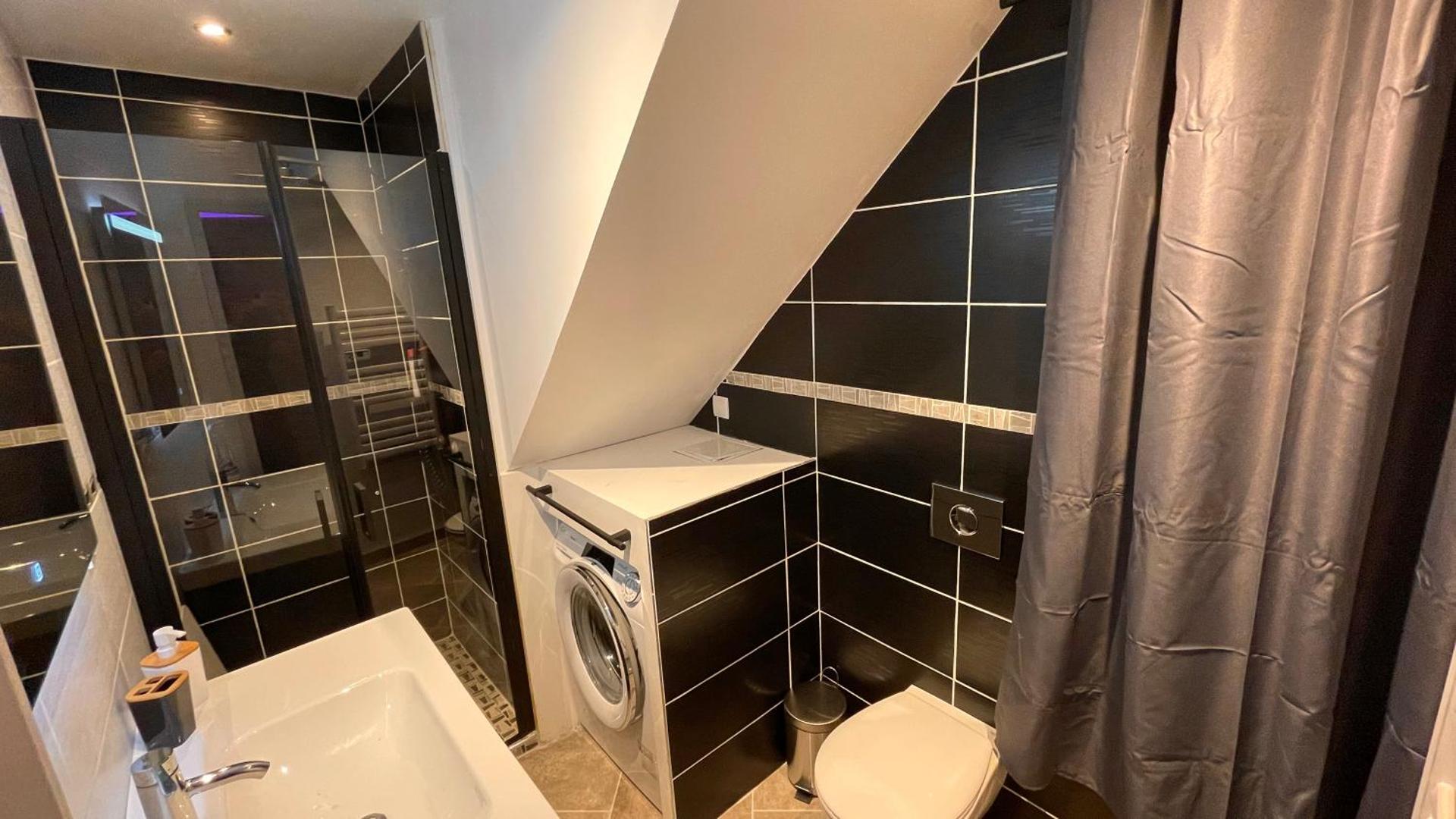 Mille et une nuit, appartement classé 3 étoiles en RDC avec exterieur et parking