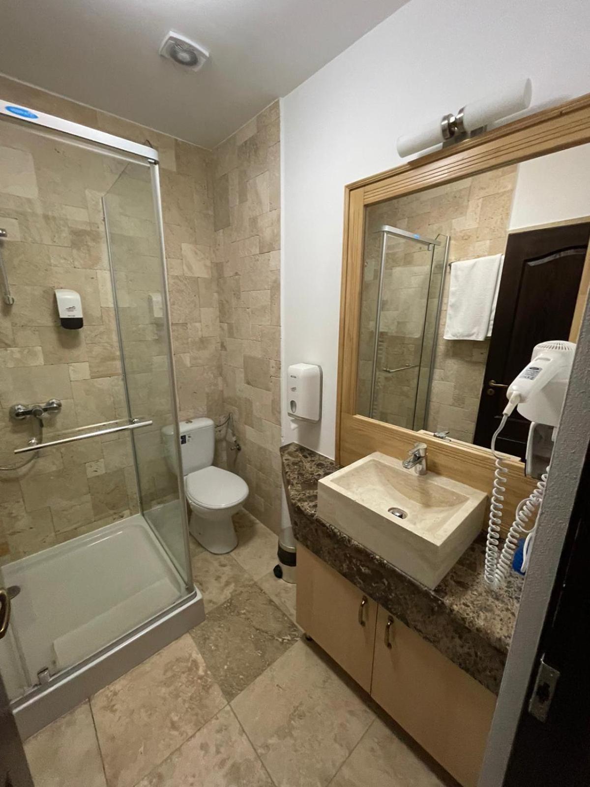 PENSIUNE RESTAURANT CAPRA NEAGRA