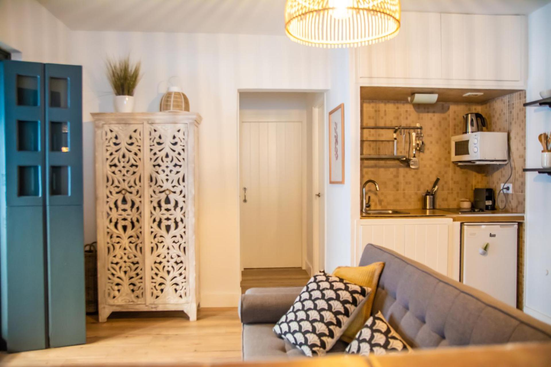 NEW APARTMENT IN TRADITIONAL BUILDING OF THE XVI CENTURY