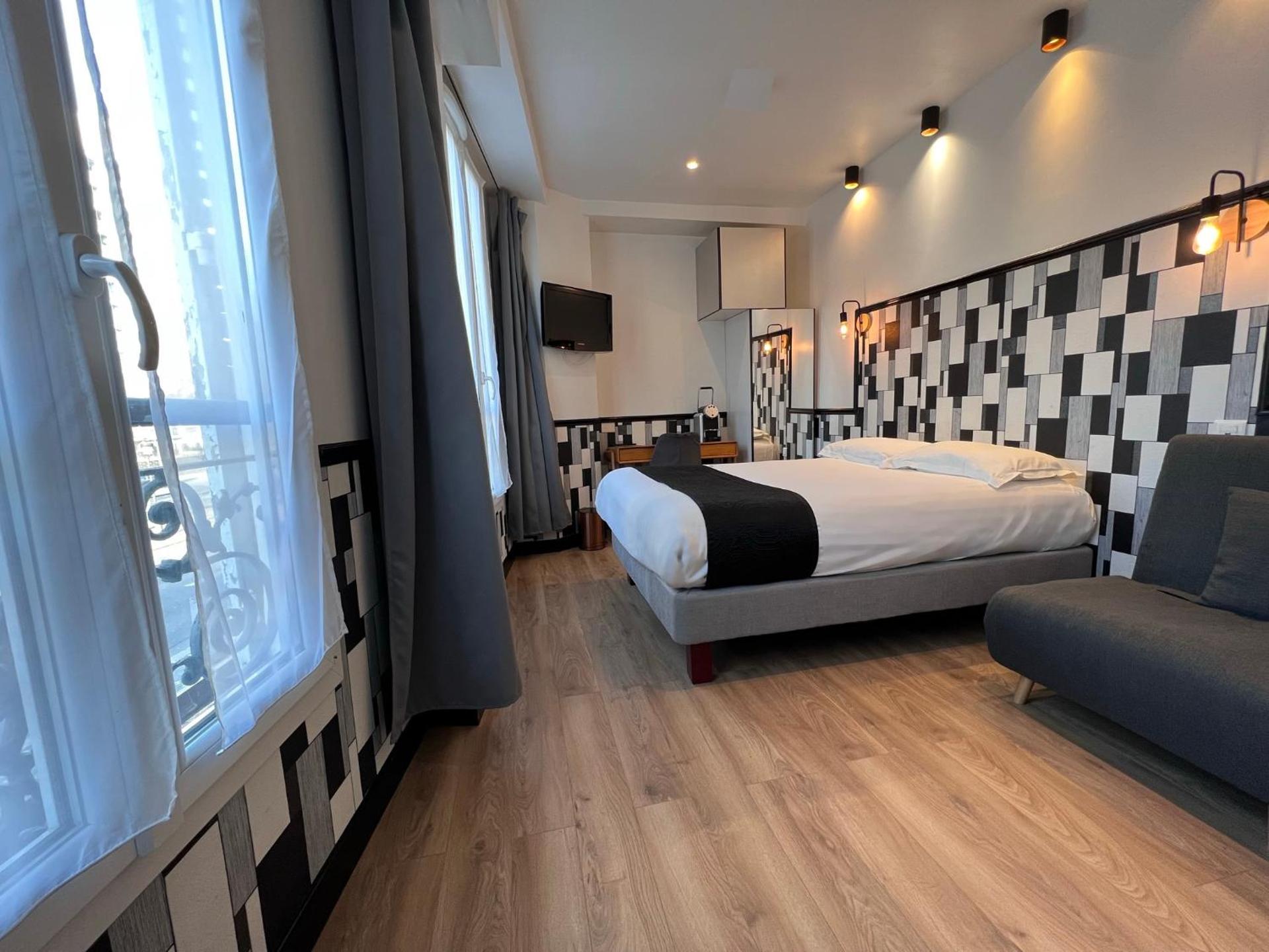 Photo of the whole room