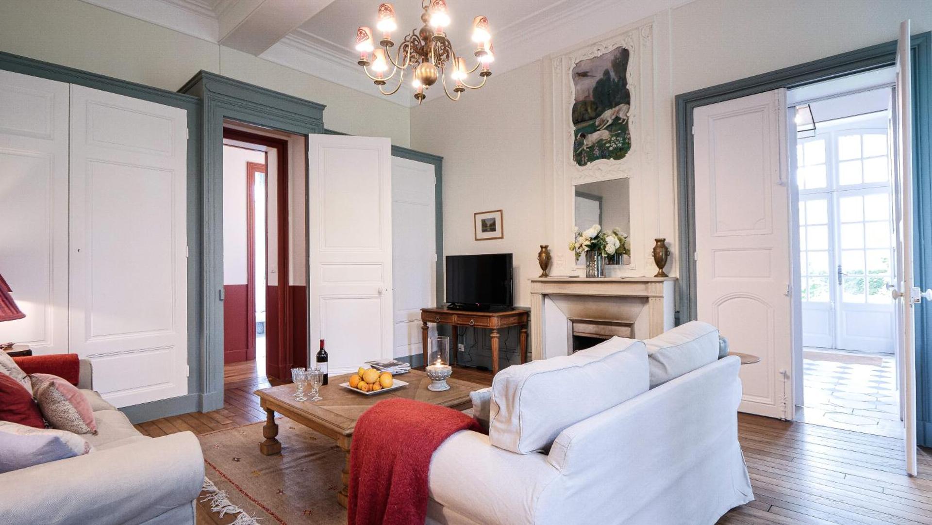 Communal lounge/ TV room