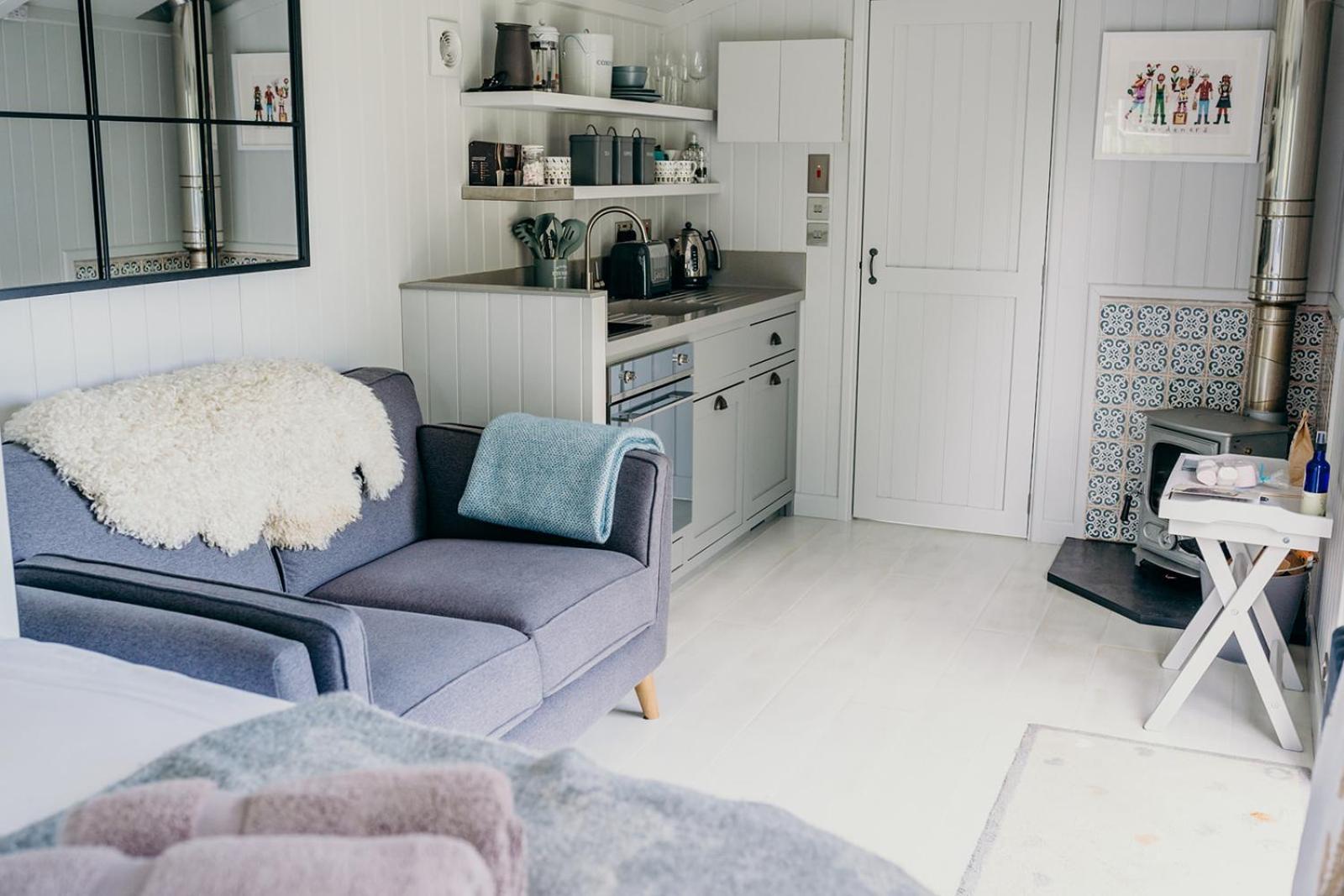 Blatchford Briar - Award Winning Private Shephards Huts with their own Secluded Hot Tubs