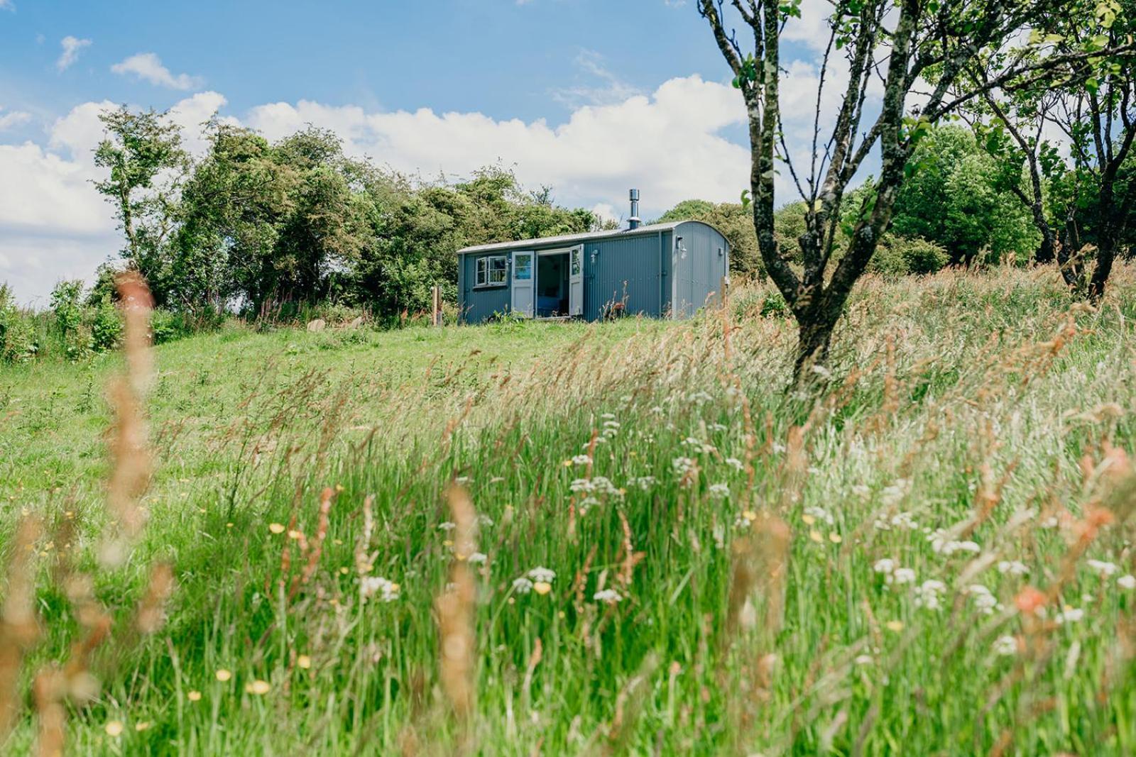 Blatchford Briar - Award Winning Private Shephards Huts with their own Secluded Hot Tubs