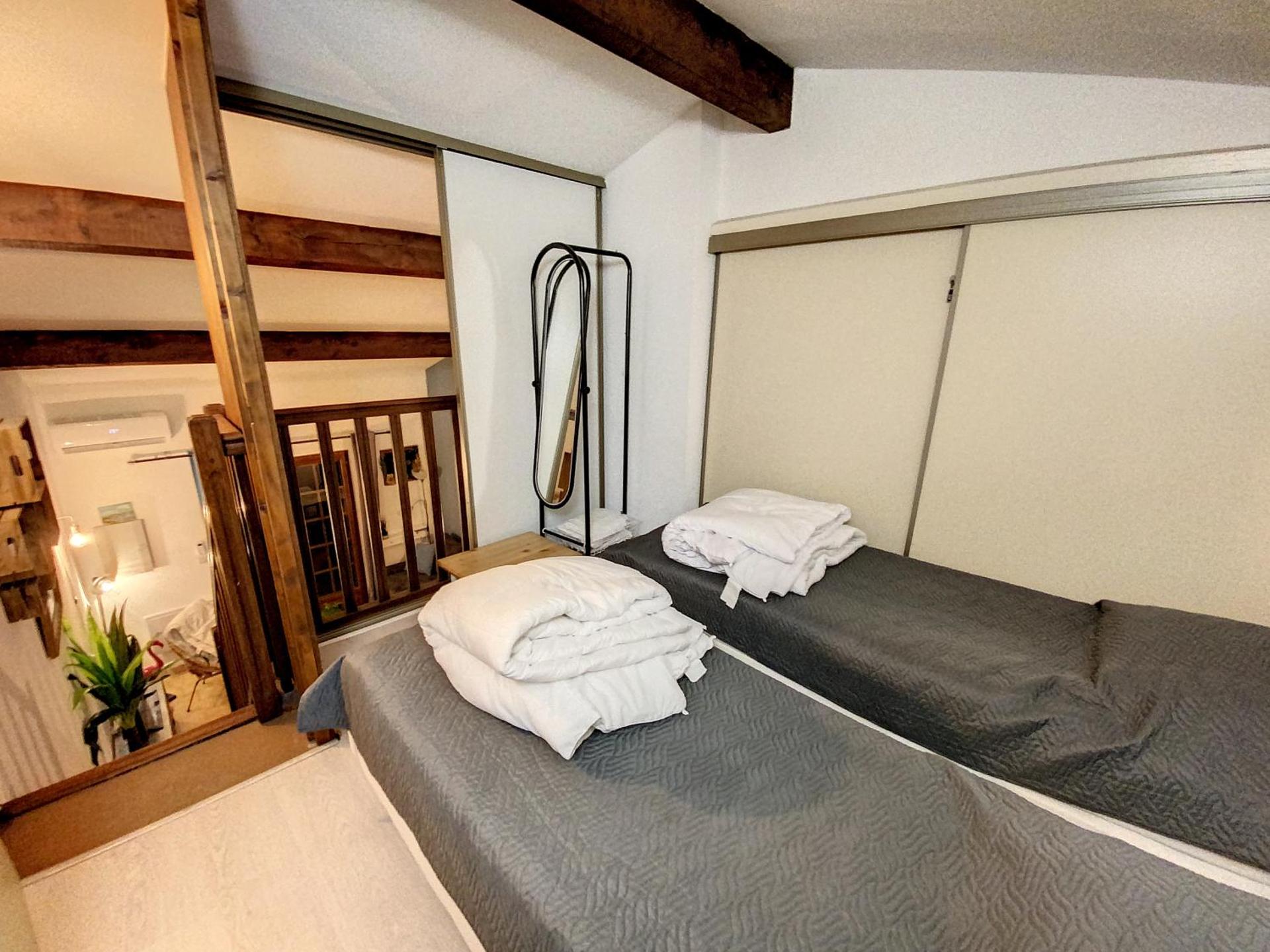 Superbe Duplex aux Saintes terrasse plein sud 3***