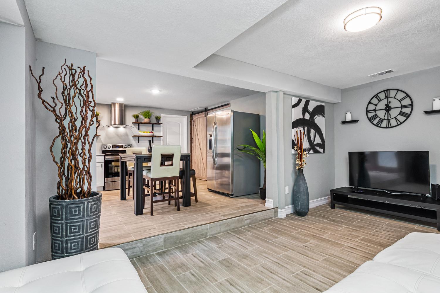 Modern House in Clearwater with access to a Shared Swimming Pool