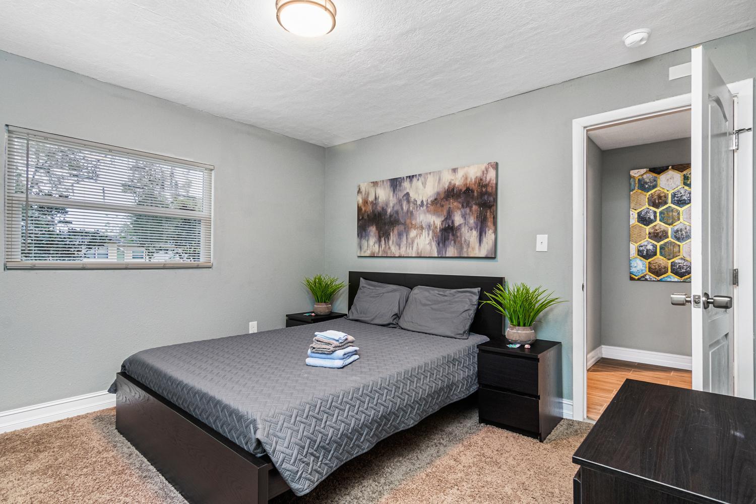 Modern House in Clearwater with access to a Shared Swimming Pool