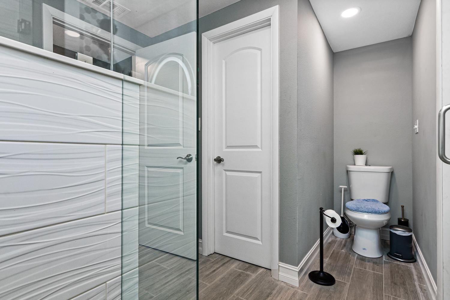 Modern House in Clearwater with access to a Shared Swimming Pool