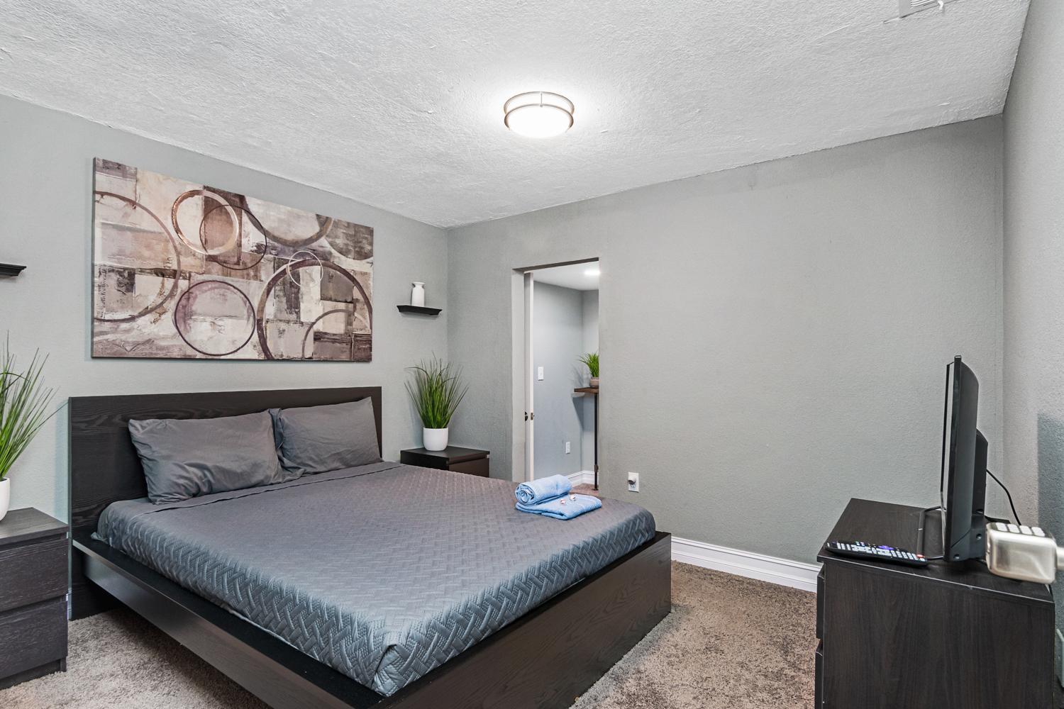 Modern House in Clearwater with access to a Shared Swimming Pool