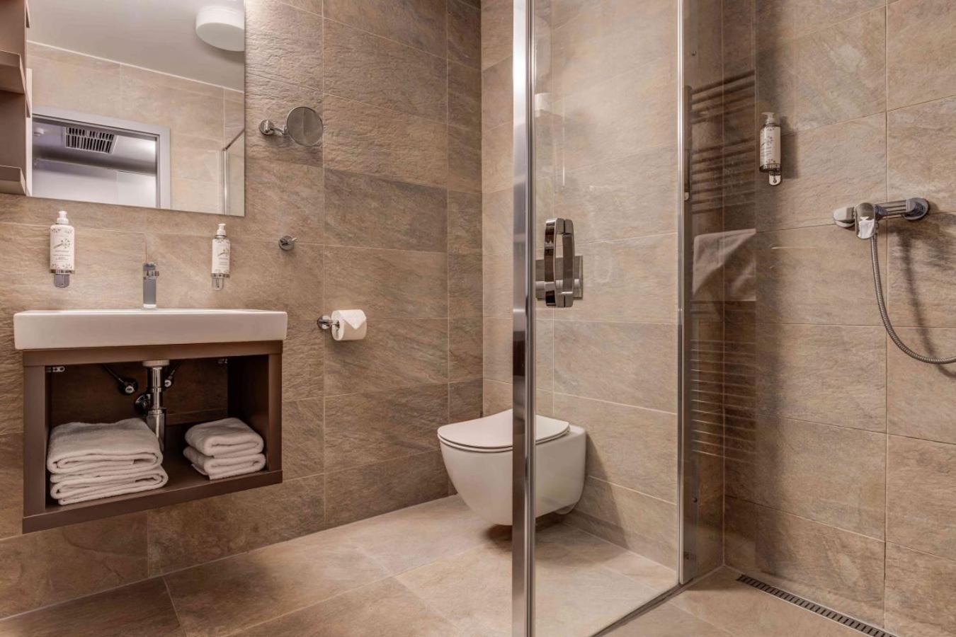 Comfort Double or Twin Room with Terrace