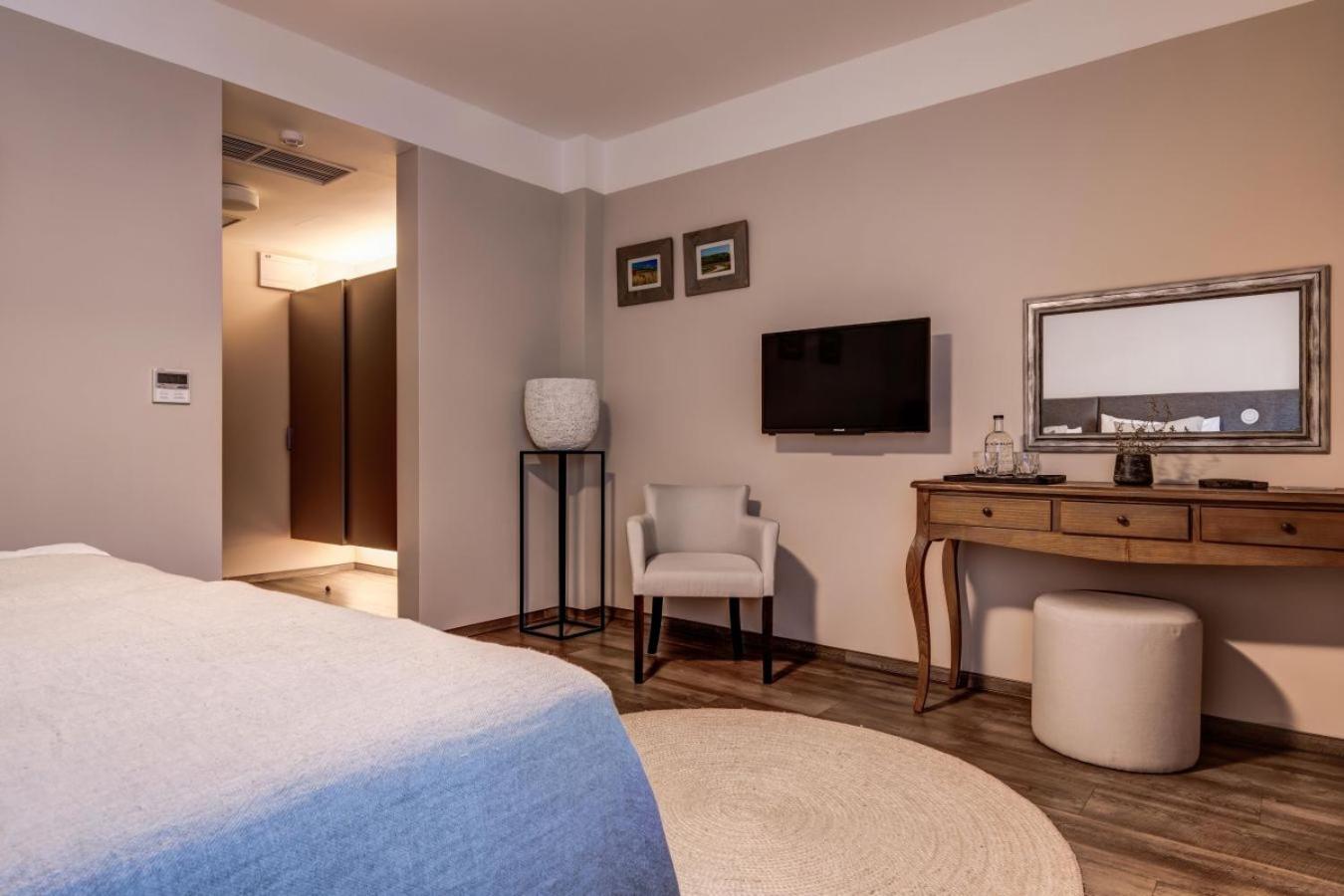 Comfort Double or Twin Room with Terrace