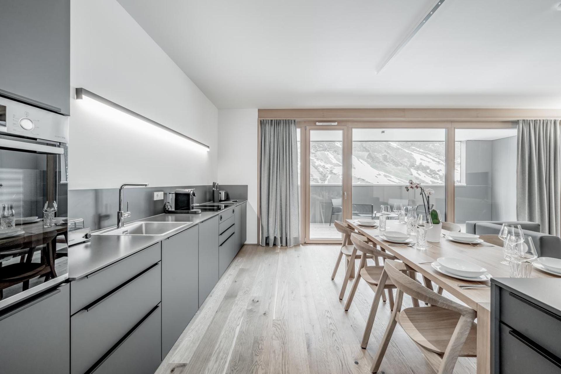 Kitchen or kitchenette