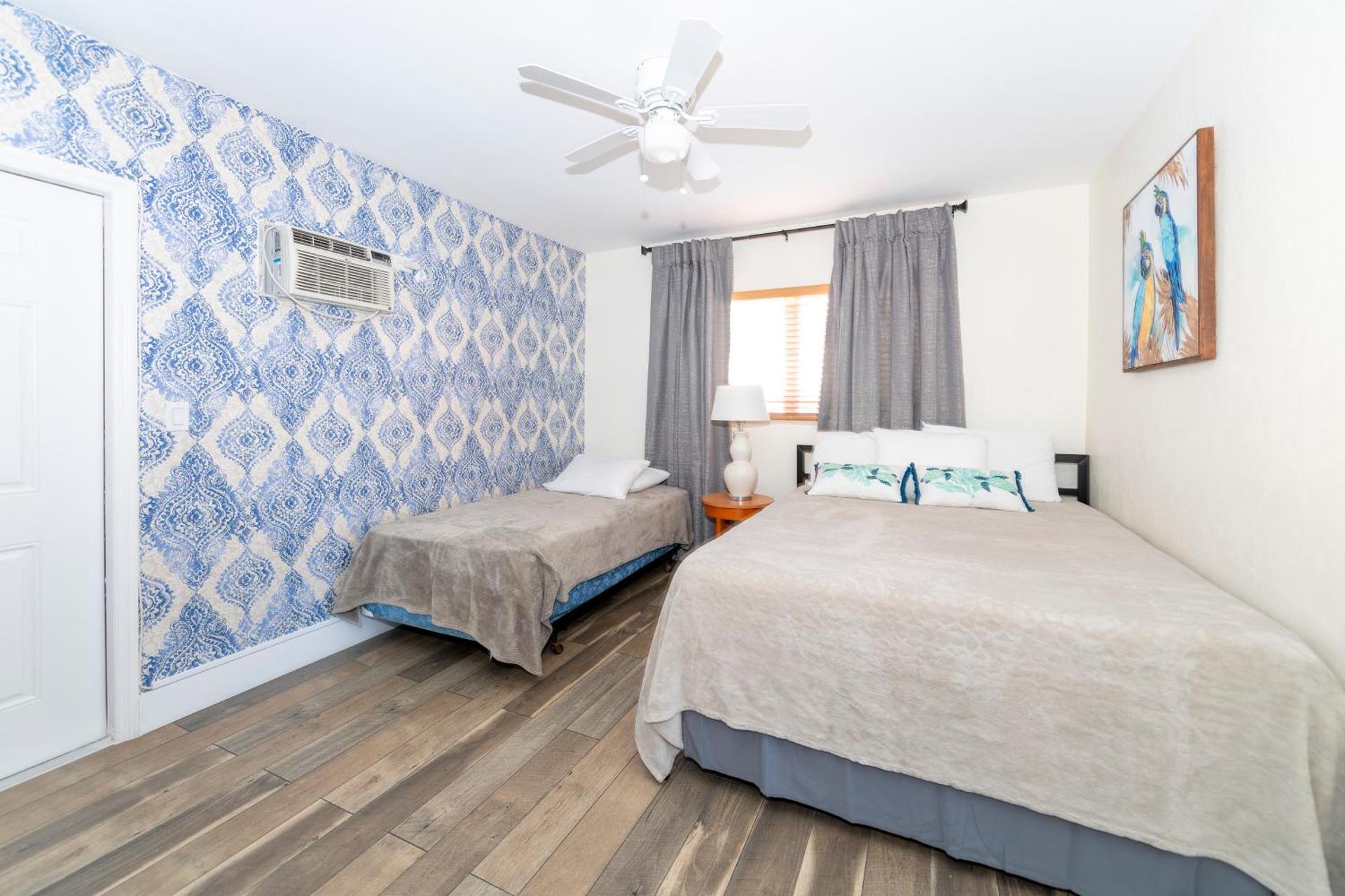 Tropic Isle Hotel & Apartment