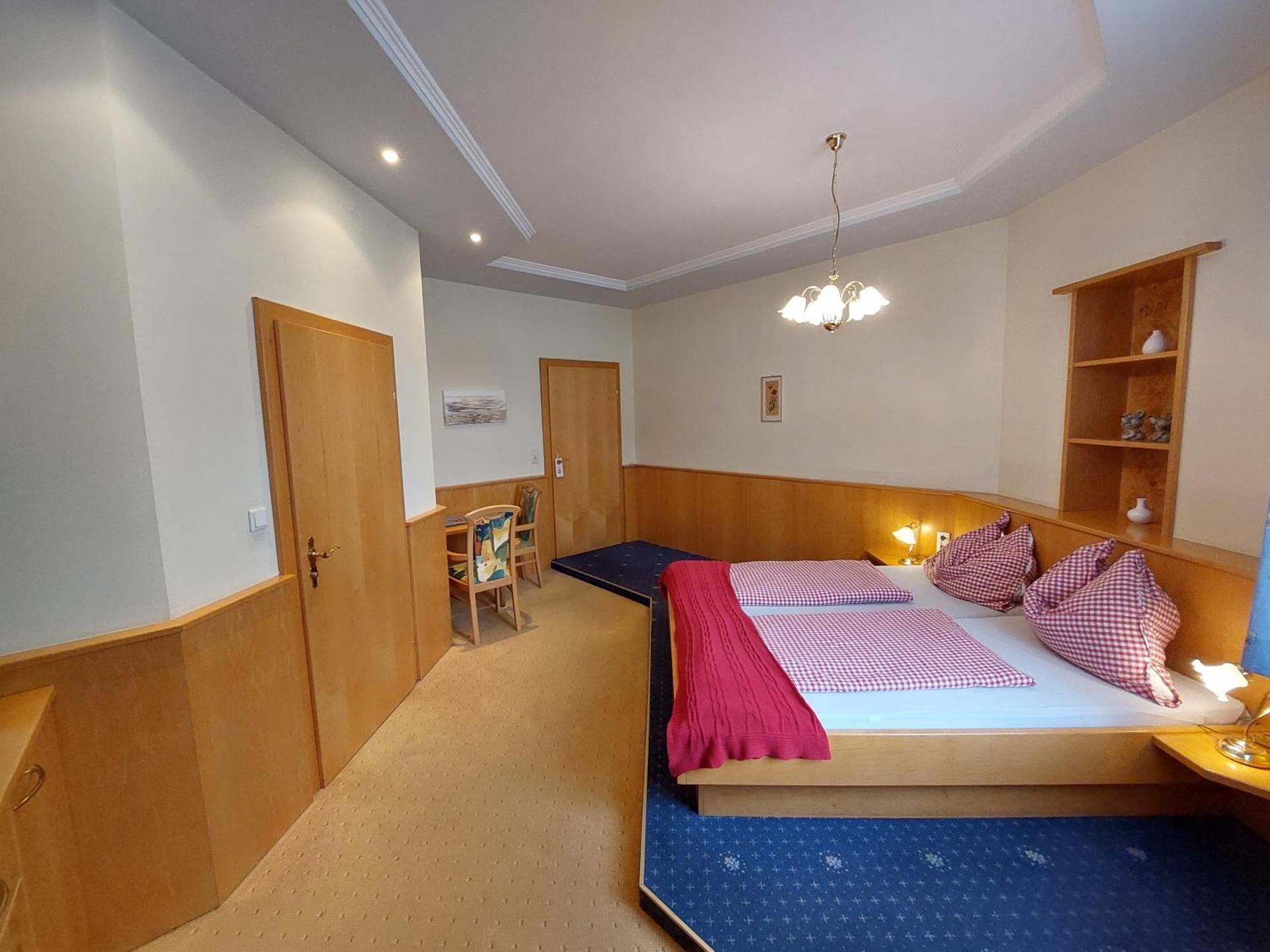 3 Raben - Leoben - Zimmer für Geschäftsreisende, Urlauber, Monteure und Handwerker, Polski Pensjonat Austria