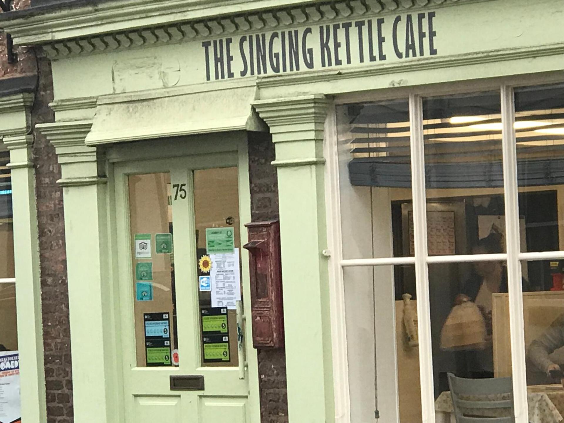 Cozy lodge with private garden and bbq