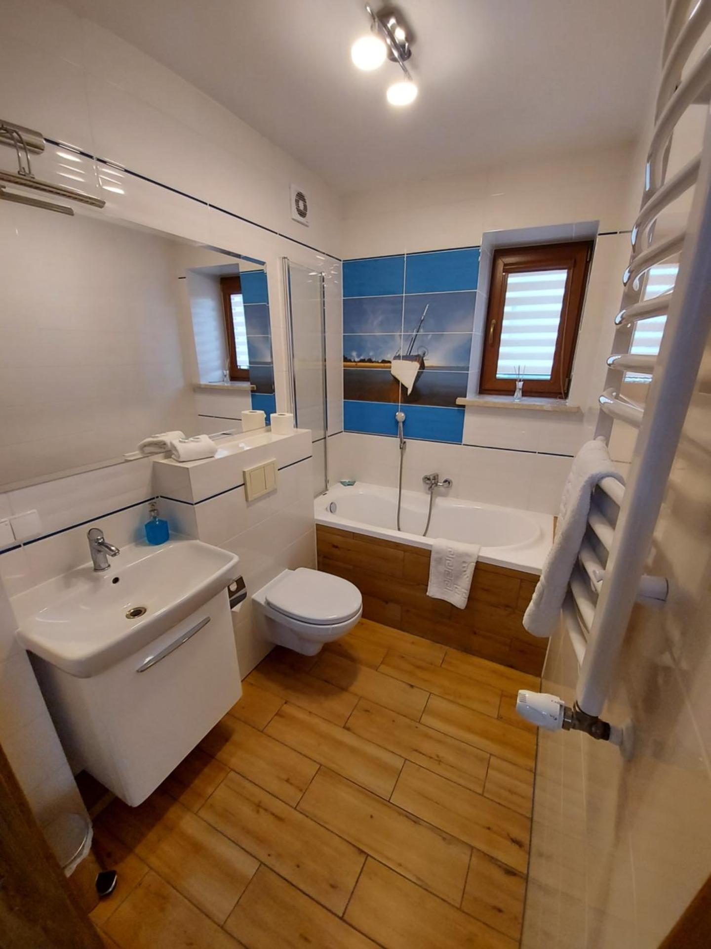 Apartment with Lake View