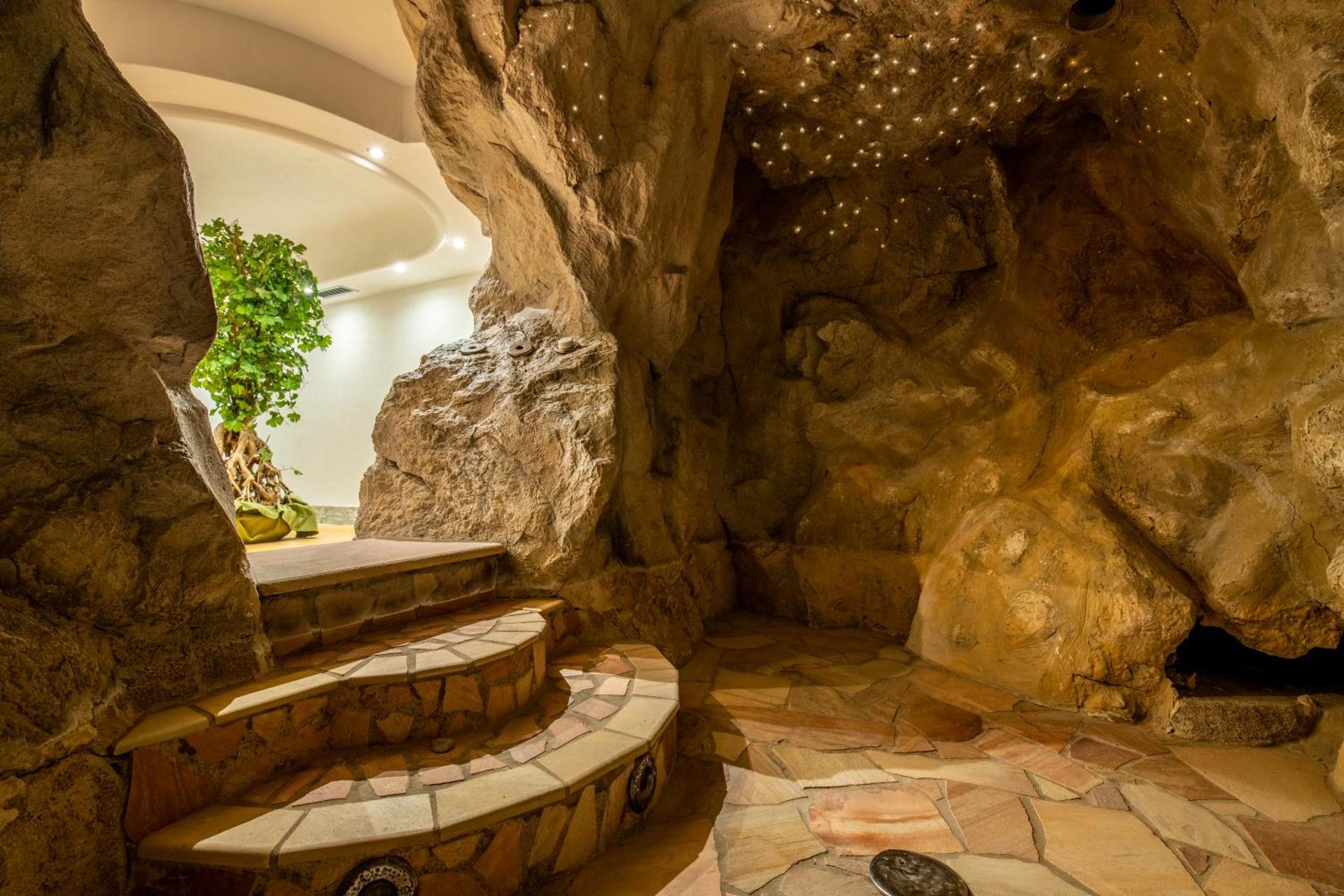 Spa and wellness centre/facilities