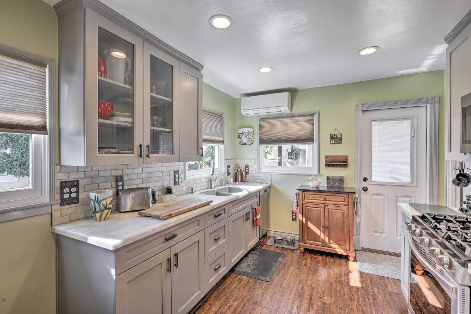 Charming Craftsman Bungalow with Garden and Hot Tub!