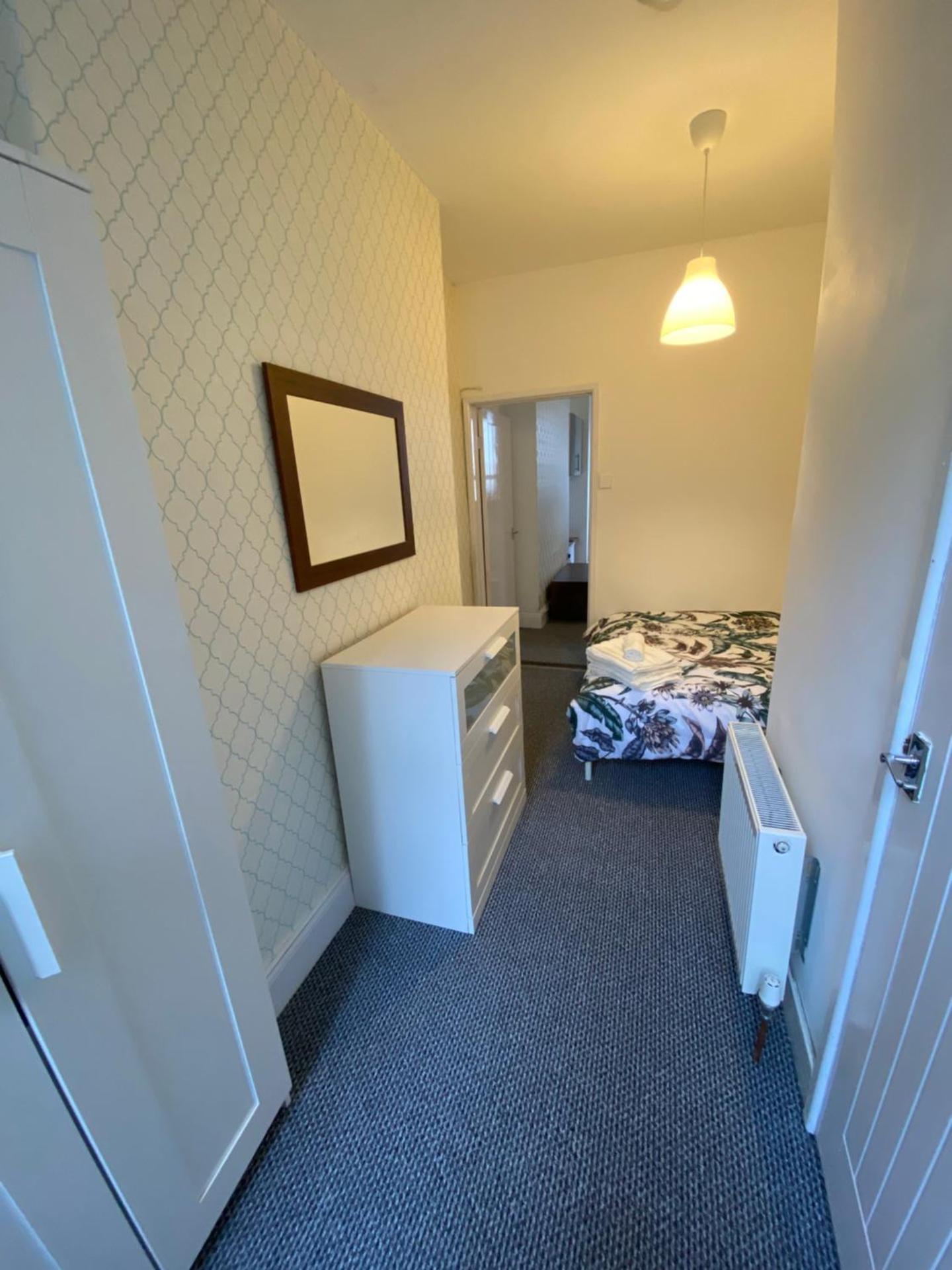 The Walnut Suite lovely one bedroom flat in Stoke.