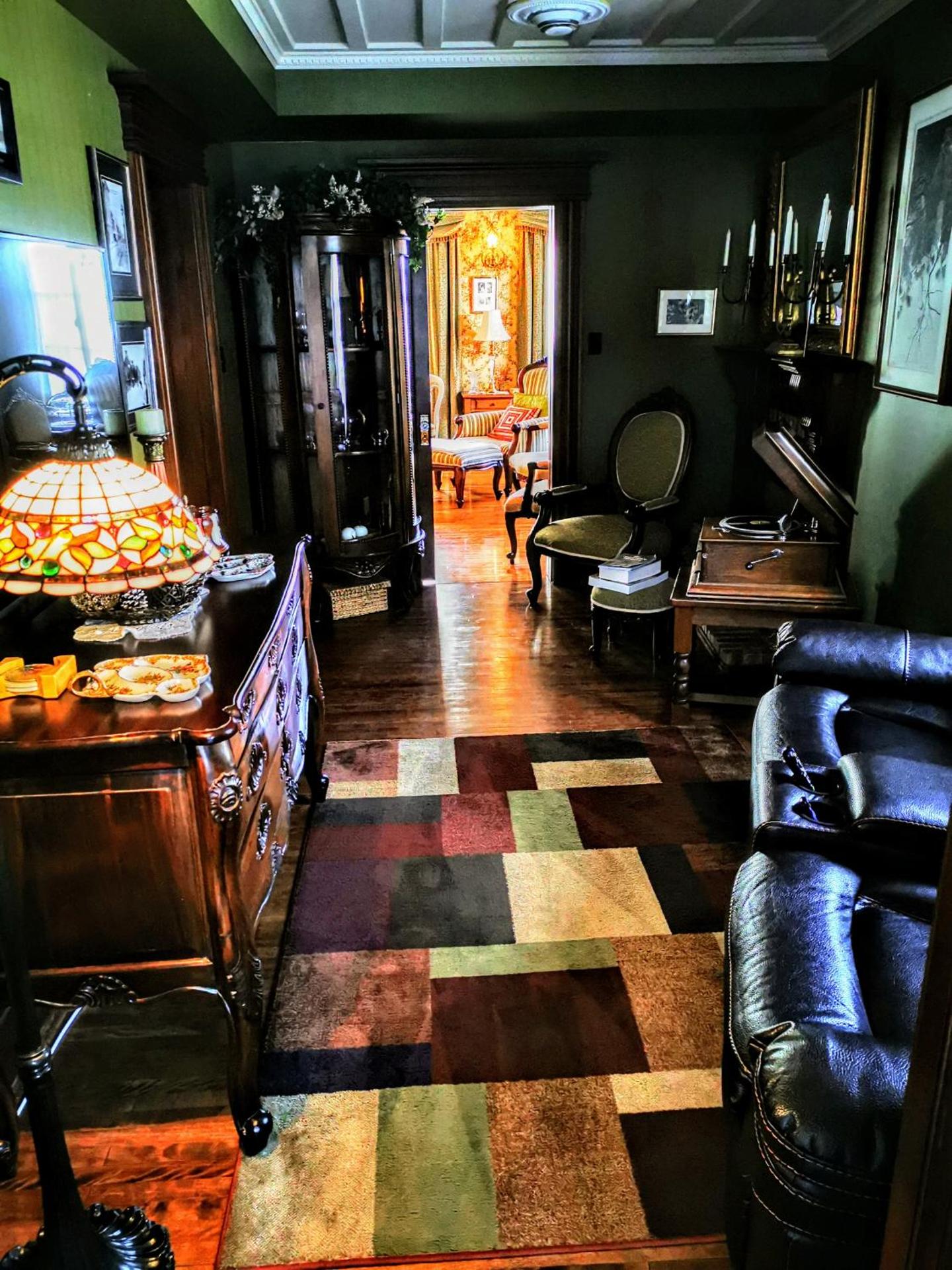 Communal lounge/ TV room