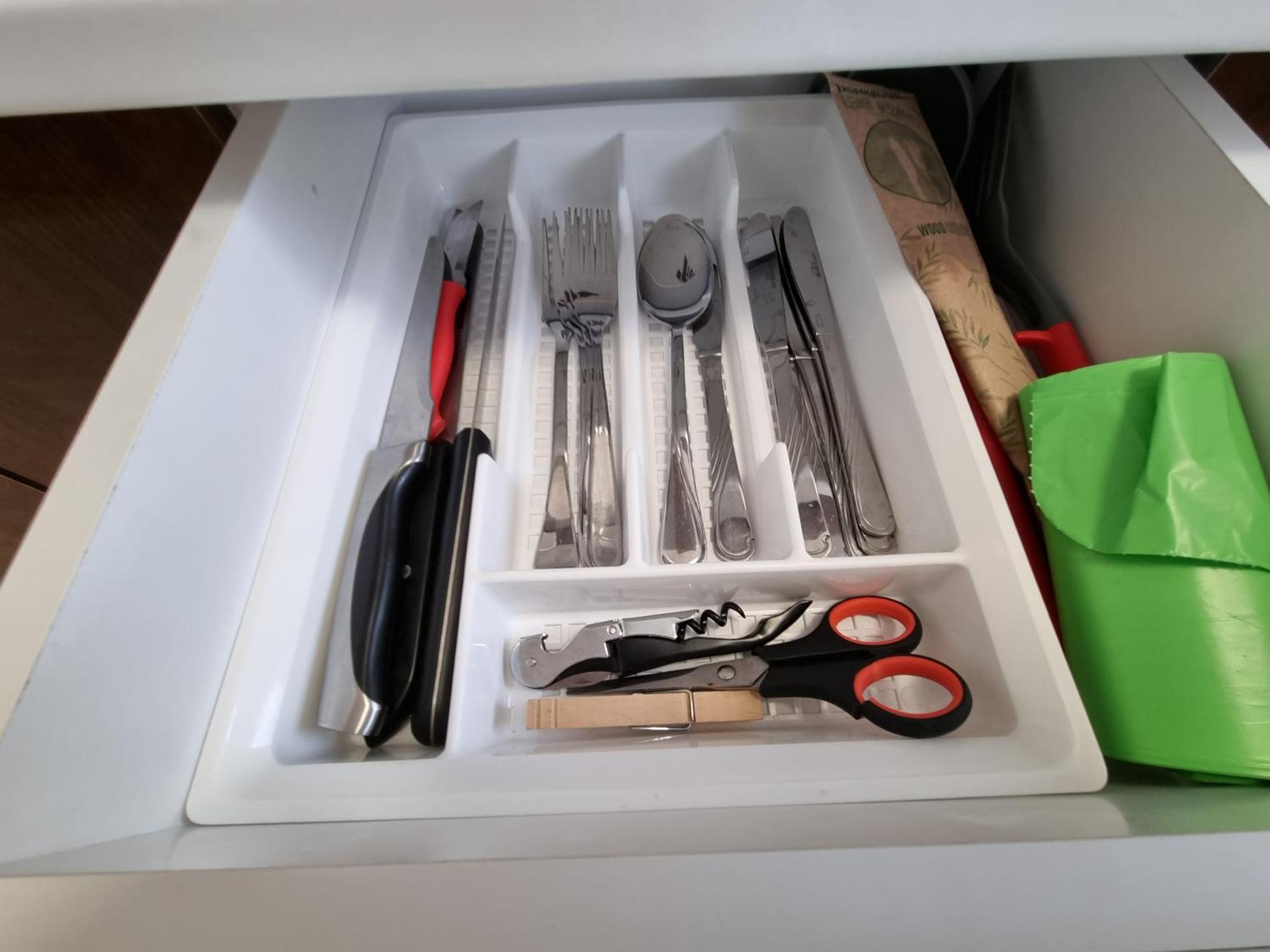 11 RESIDENCE APARTMENT