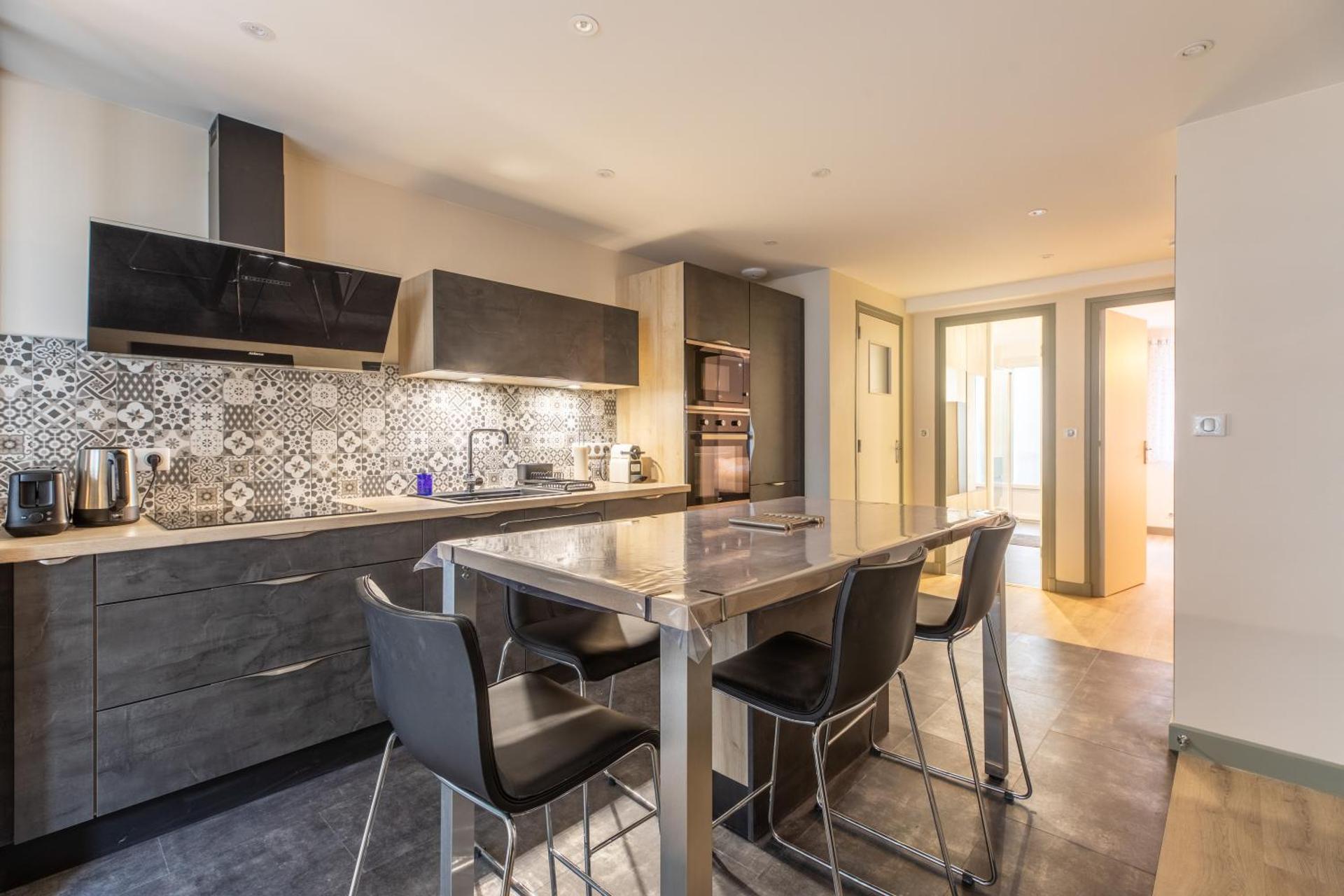 Kitchen or kitchenette