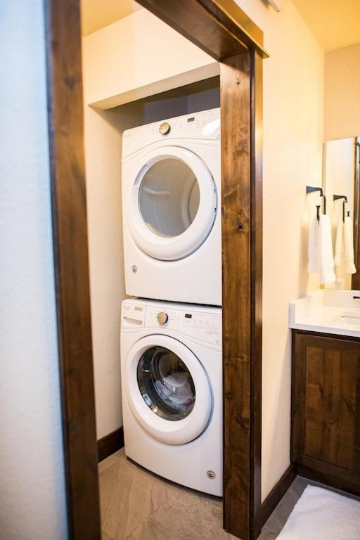 The Getaway,Hot Tub, AC, 2miles from RMNP